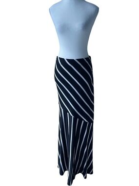 Fio Fio Stripped Black & White Maxi Stretch Skirt Size Large (Fits Medium)